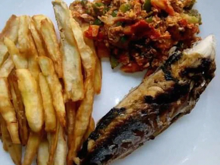 Easy Steps to Make Potato chips,grilled fish and egg sauce the Perfect Delicious