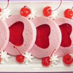 A picture of Jelly Hearts with Milk Jelly.