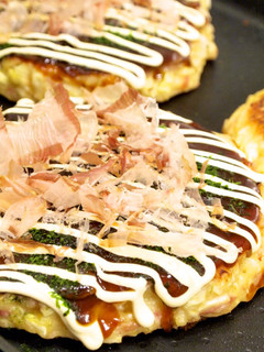 A picture of Fluffy Kansai-Style Okonomiyaki with Cabbage and Nagaimo.