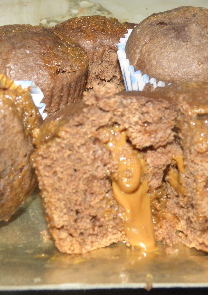 Una foto de Muffins de chocolate con corazón de dulce de leche