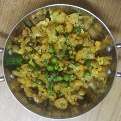 Cauliflower matar quick bhaji A picture of Cauliflower matar quick bhaji.