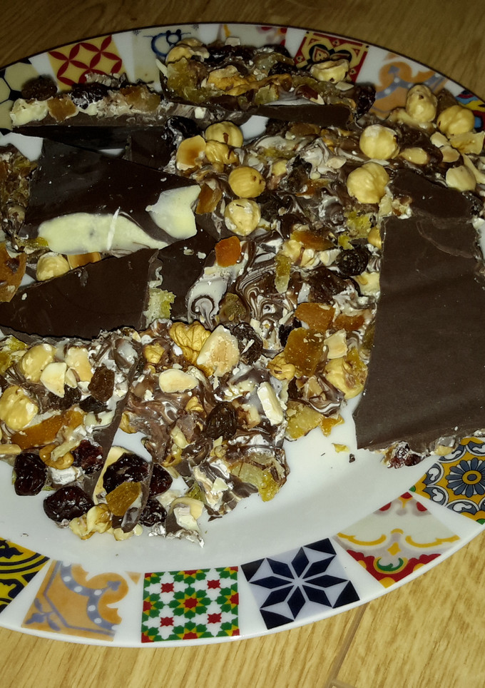 Una foto de Torta de chocolates y frutos secos