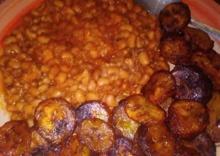 Porriage beans with fried plantain