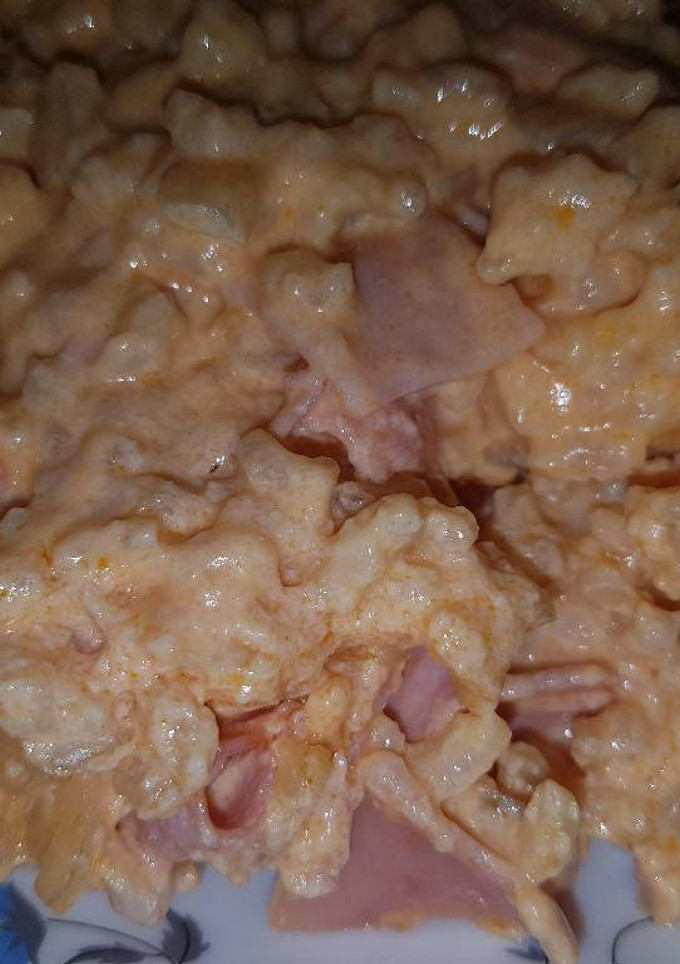 Una foto de Arroz con jamón cocido, queso y tomate!🍚🍴