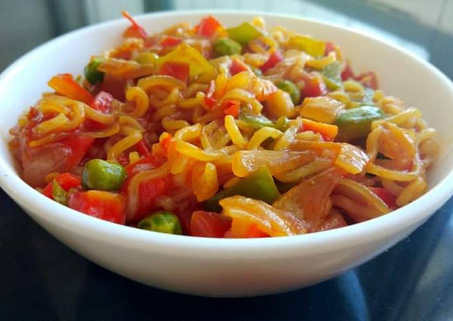 Hot Chilli Garlic Maggi Recipe by Kanika Upadhyay Cookpad