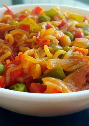A picture of Hot Chilli Garlic Maggi.
