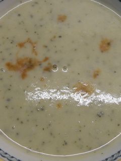 Una foto de Crema de calabacines y manzana