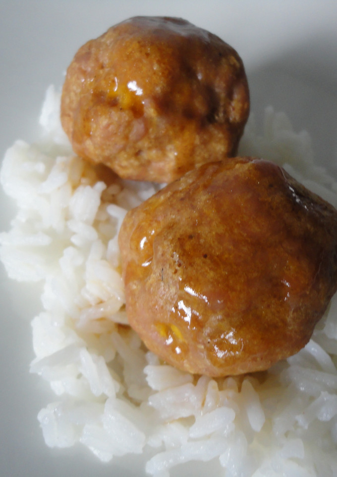 Una foto de Albóndigas de pollo y mango al horno