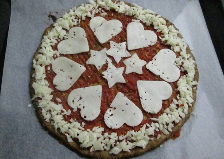 Pizza margarita dietética con base de atún