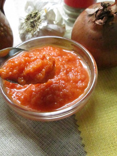 Una foto de Salsa fría de cebolla