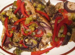 Foto principal de Chuletas de cerdo horneadas con verduras especiales