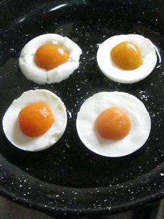 Una foto de Huevos fritos falsos