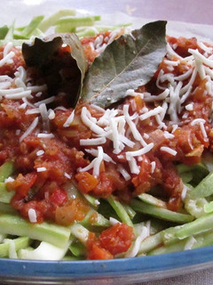 Una foto de Espaguetis de calabacines con salsa de tomate diet