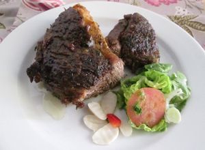 Foto principal de Vacío al horno con salsa verde de ajo y perejil 