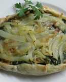Tarta mini de acelga con champiñones al ajo y cebollita dorada para cogelar