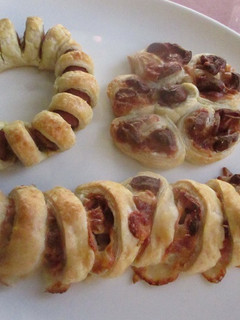 Una foto de Ideas enrrolladitas con hojaldre, salchichas y queso