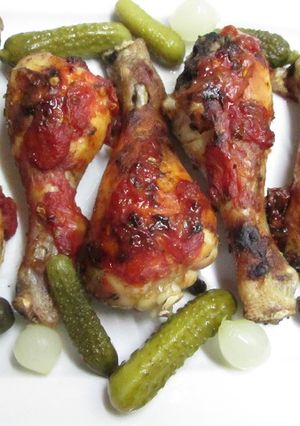 Una foto de Muslitos con tomate al natural horneados para dieta