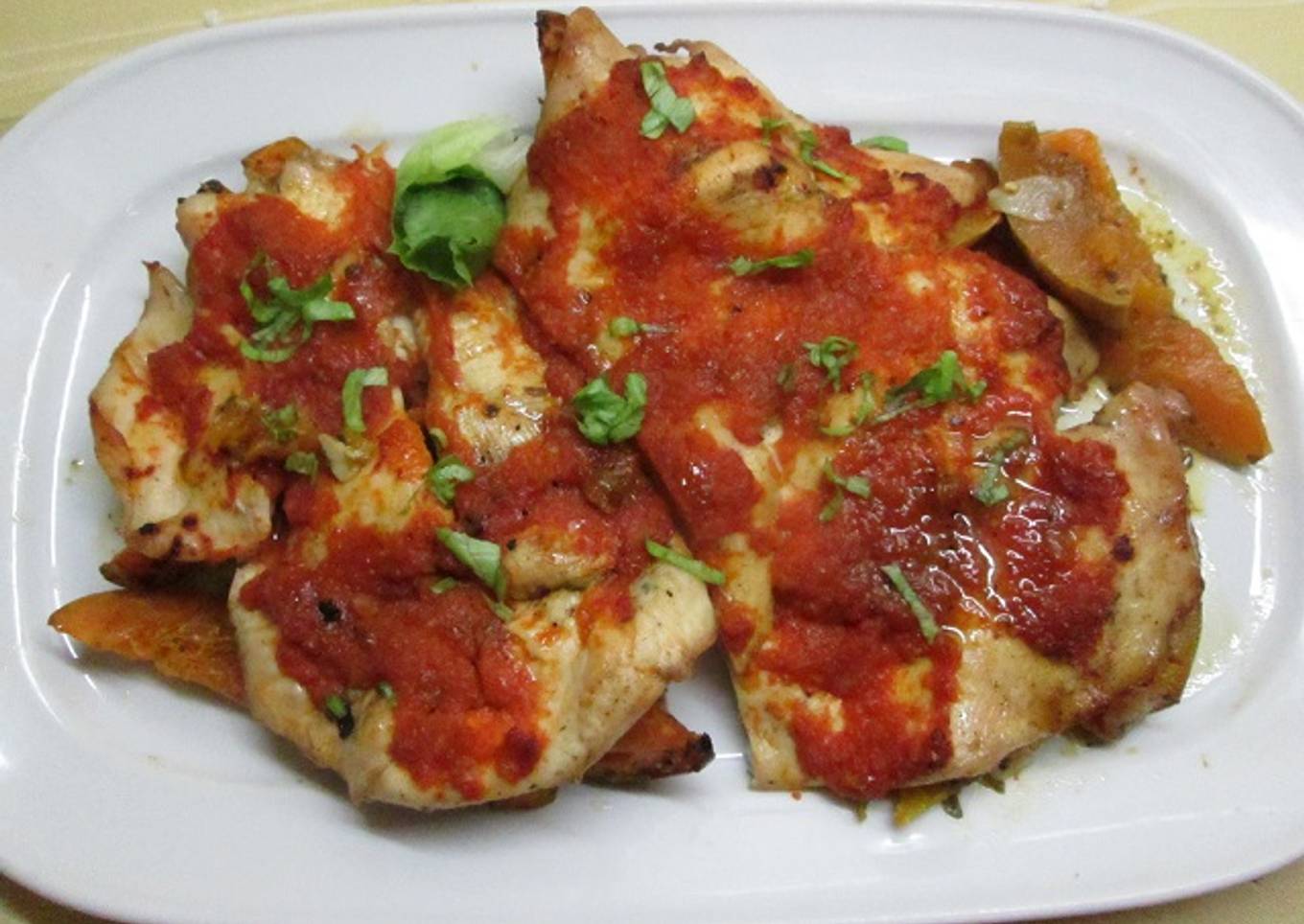 Pechugas con calabaza especiada y salsa de cebolla