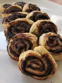Una foto de Pan de rollitos hojaldrados con chocolate