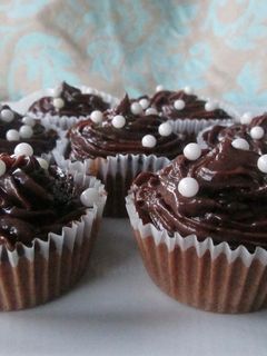 Una foto de Magdalenas al microondas con ganache falso