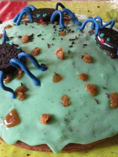 Una foto de Pastel con arañas Oreo