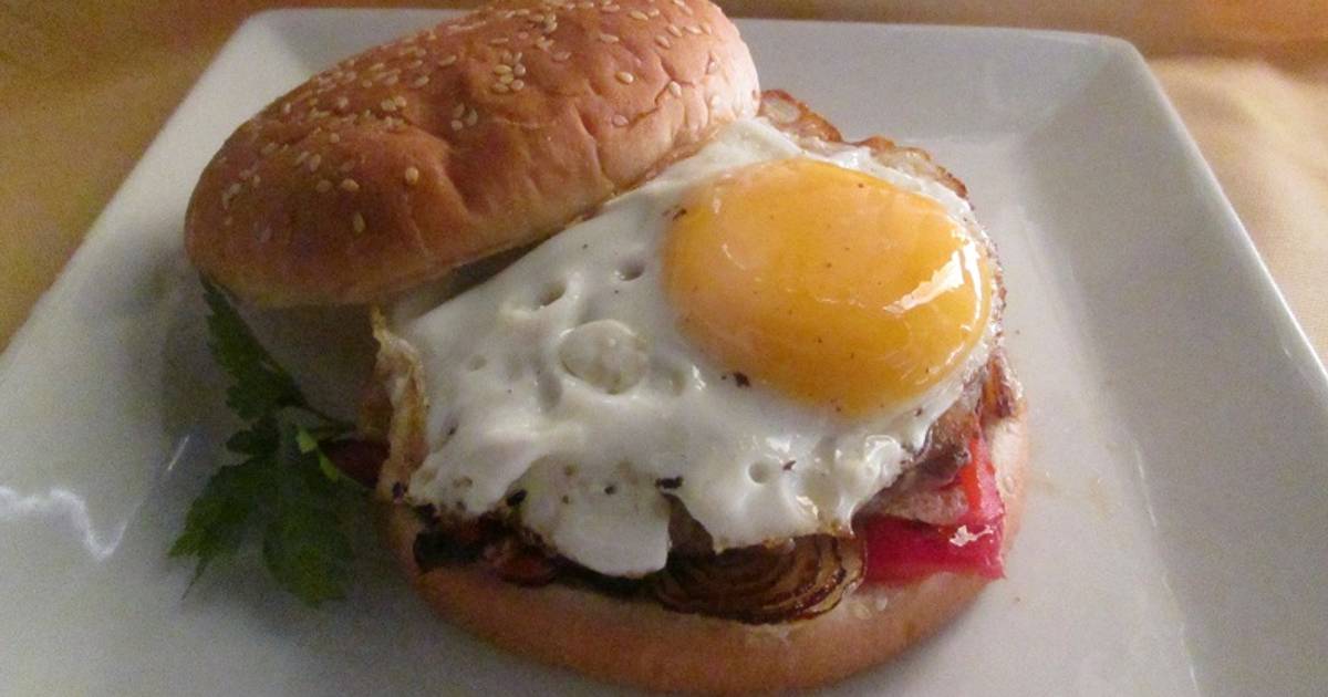 Hamburguesa de cerdo con verduras y huevo Receta de Gabriela Diez Cookpad Hamburguesa de cerdo con verduras y huevo Receta de Gabriela Diez Cookpad