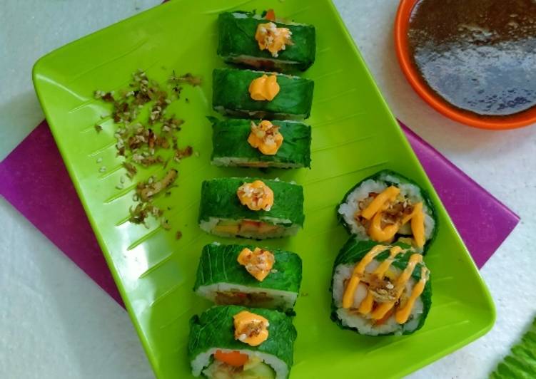 Bagaimana Menyiapkan Sushi Roll Ayam Teriyaki, Lezat