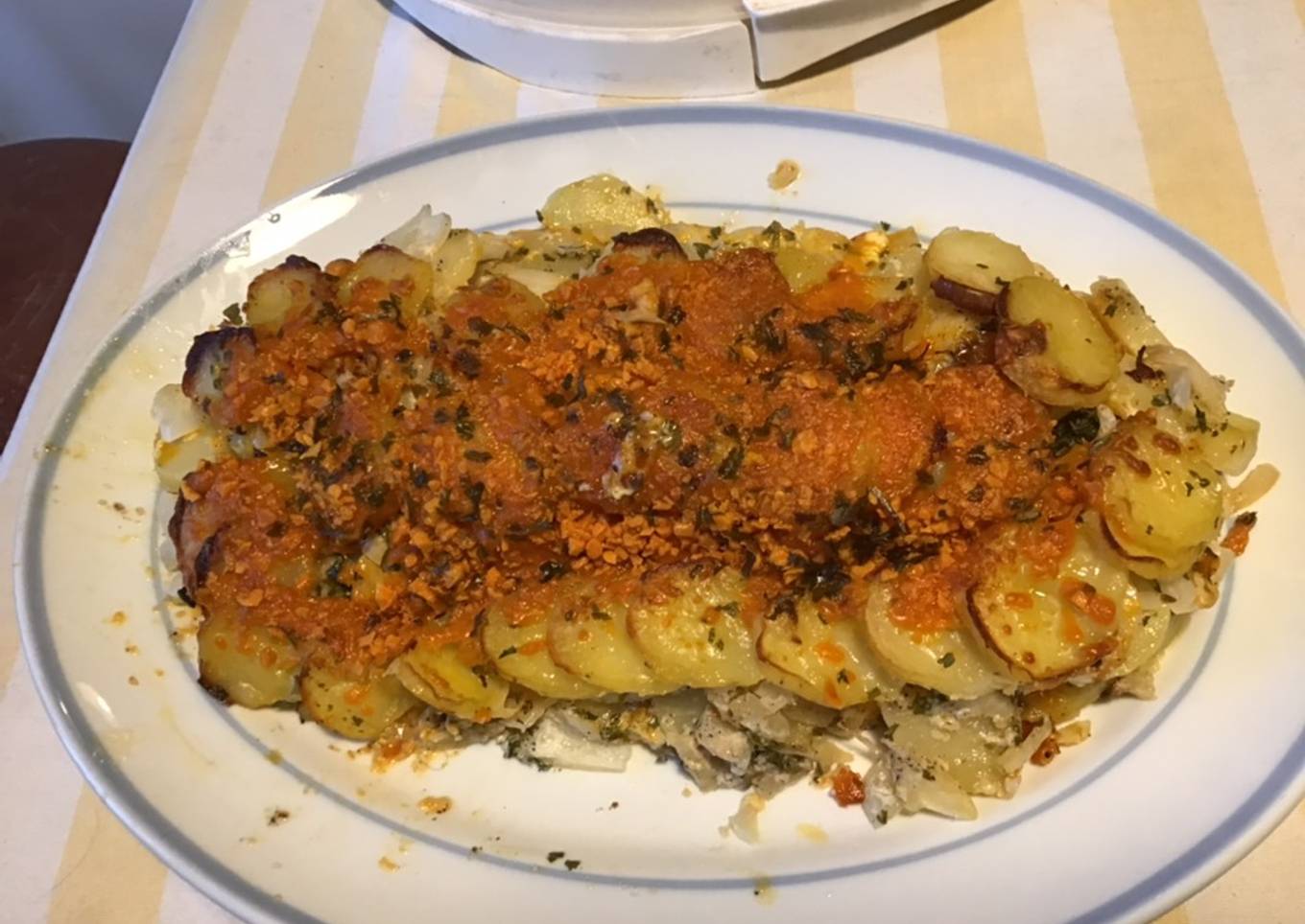 Gratin de pommes de terre façon gâteau aux oignons et mimolette vieille