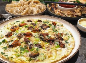 Foto di Or Luak omelette alle ostriche - Cong You Bing pancake cinese - Gyoza o Yaozy