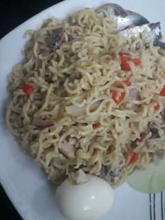 A picture of Indomie breakfast.