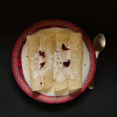 A picture of Kheer Dudh Patishapta.