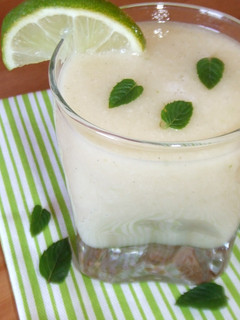 Una foto de Gazpacho dulce de melón y lima