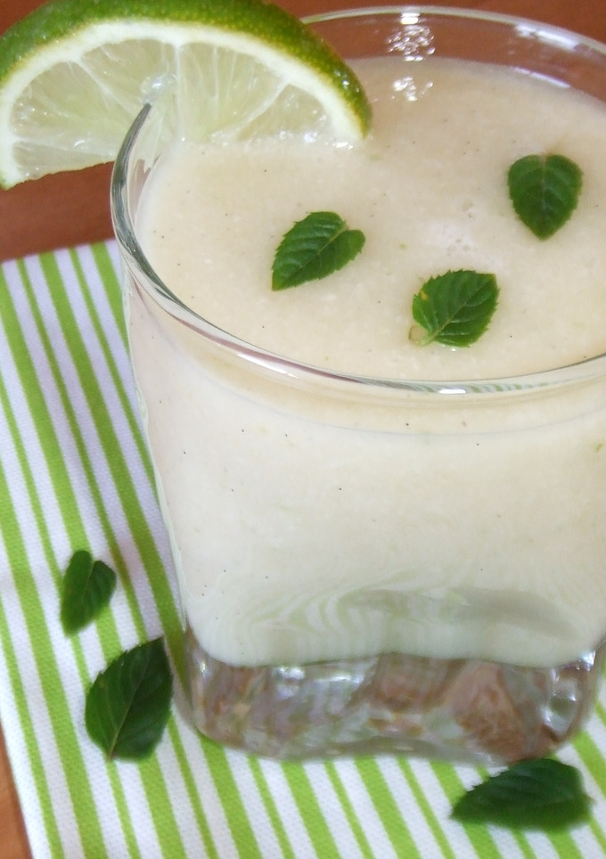 Una foto de Gazpacho dulce de melón y lima