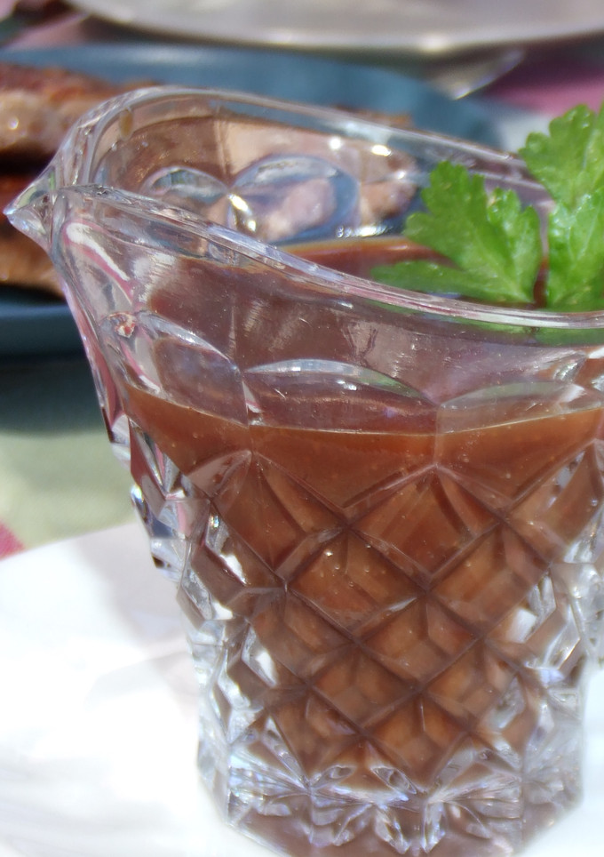 Una foto de Salsa de arándanos azules y vino tinto