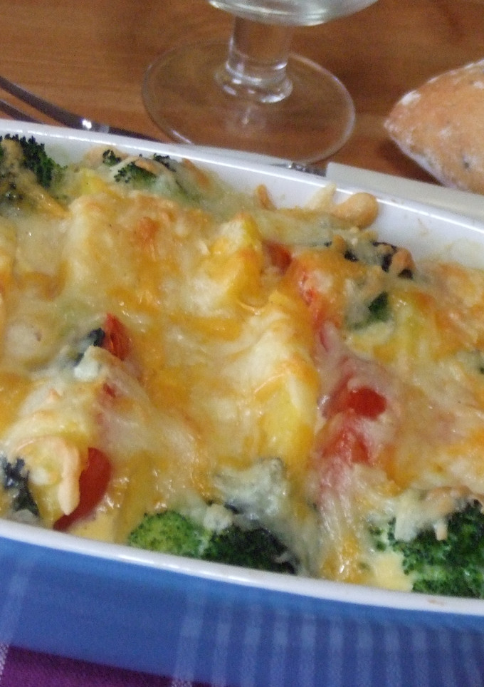 Una foto de Gratinado de patatas, tomates y huevos con queso Maasdemer 