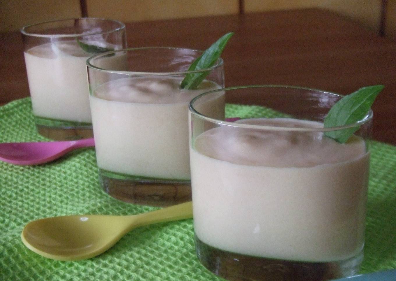 Chupitos de crema de garbanzos para aperitivo