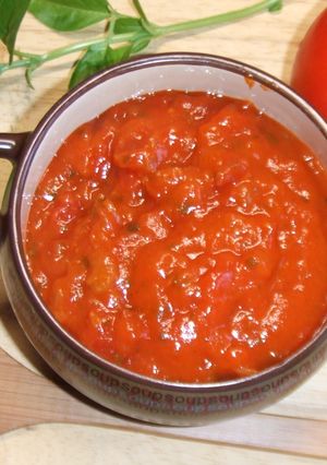Una foto de Salsa criolla de tomates