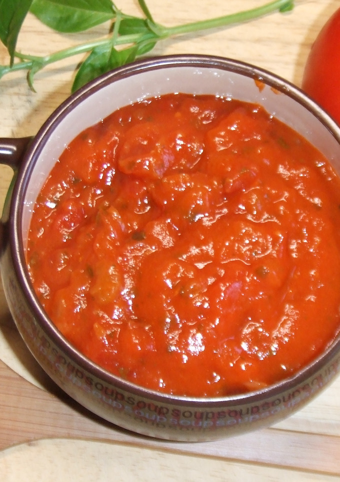 Una foto de Salsa criolla de tomates