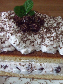 Una foto de Pastel Selva Negra con ralladura de chocolate