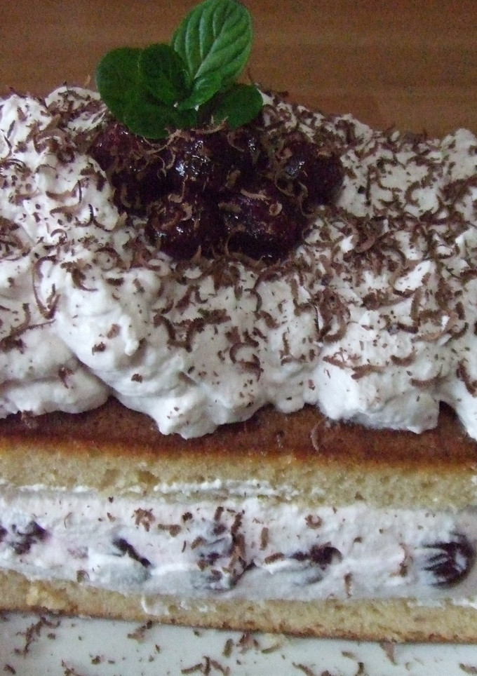 Una foto de Pastel Selva Negra con ralladura de chocolate