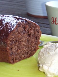 Una foto de Rosca de cacao con nata al café