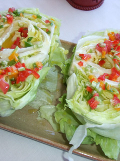 Una foto de Nidos de lechuga rellenos