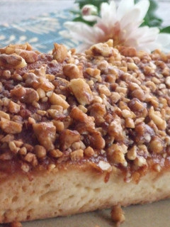 Una foto de Pan rápido de nueces y avellanas