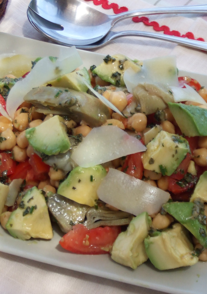 Una foto de Ensalada de garbanzos distinta