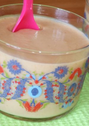 Una foto de Vasitos de crema de remolacha y frambuesas