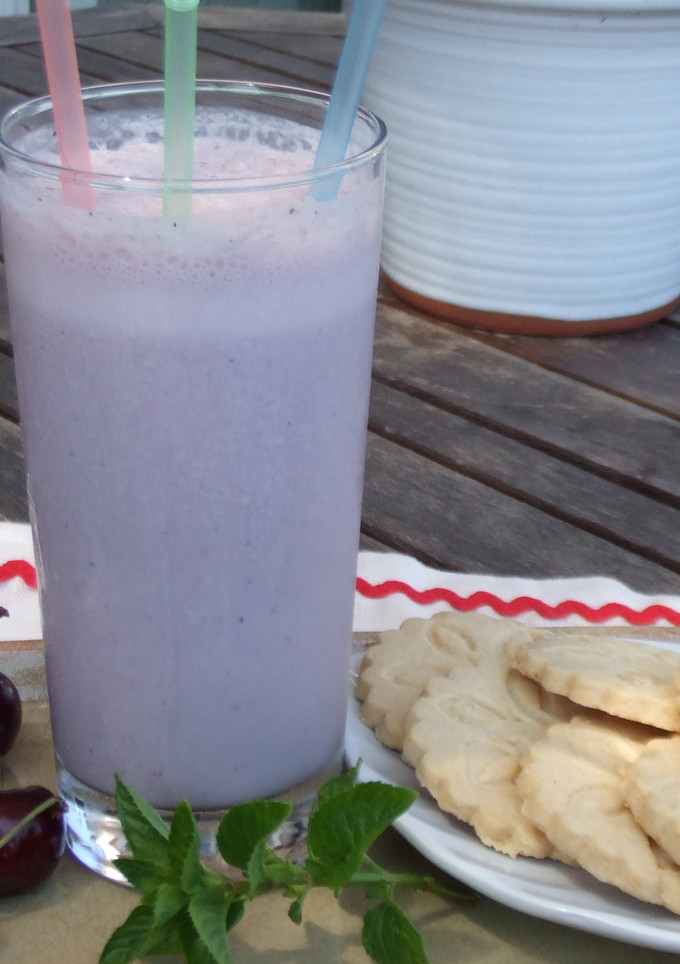 Una foto de Smoothie ligth de arándanos azules y yogur