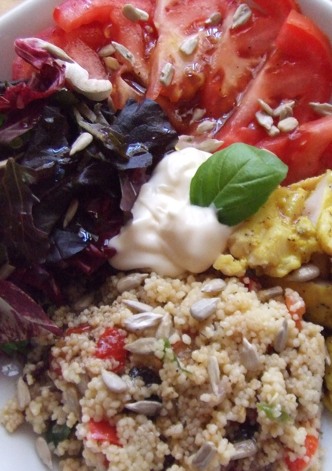 Una foto de Ensalada de cus-cus con pollo al curry