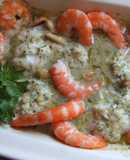 Dorada con salsa de almendras y langostinos