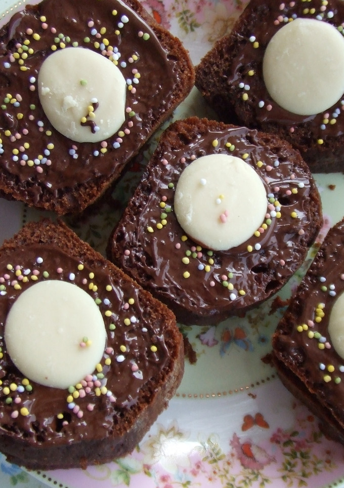 Una foto de Pastelitos de chocolate rellenos de frambuesa