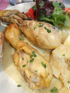 Una foto de Muslitos de pollo al vino
